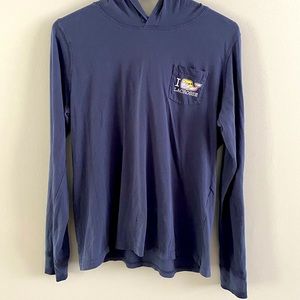 Vineyard vines hooded t shirt (medium)